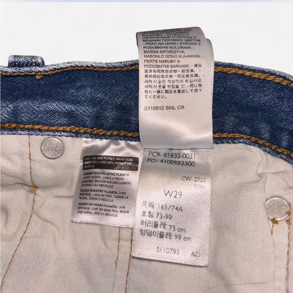 Levis 501 Women’s blue Jean Distressed Shorts - Picture 5 of 5